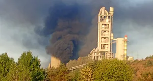 Düzce’de çimento fabrikasında yangın