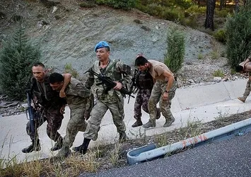 Teslim olup olmamayı tartıştılar