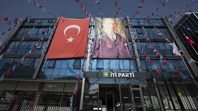 iyi-partide-toplu-istifa-depremi-milletvekilligi-siralarini-para-karsiligi-satmislar-1692973454366.jpg İYİ Parti'de toplu istifa depremi: Milletvekilliği sıralarını para karşılığı satmışlar - 4