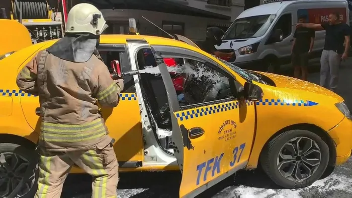 1718452080086.jpeg Yolcusunu indirdi saniyeler içerisinde alevlere teslim oldu - 2