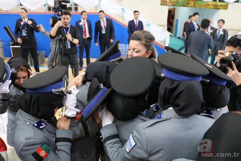 Afgan polisler Sivas'ta Kur'an'a el basıp mezun oldu 13