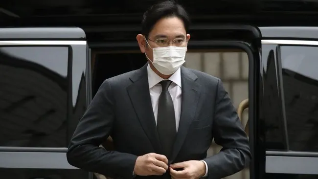 Samsung'un Genel Müdür Yardımcısı Lee Jae-yong'a yolsuzluktan 2,5 yıl hapis cezası - 2