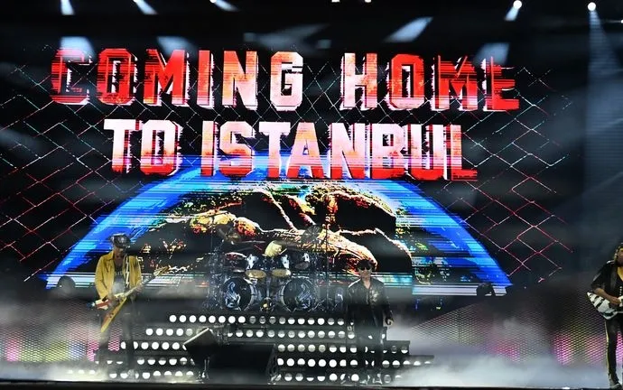 1782393650073.jpg 60 yıllık rock efsanesi Scorpions'tan 33 yıl sonra İstanbul konseri - 2