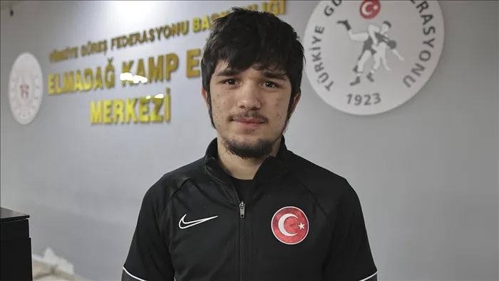 19-akdeniz-oyunlarinda-milli-cimnastikci-adem-asil-ve-milli-guresci-muhammet-karavustan-altin-madalya-1656441326178.jpg 19. Akdeniz Oyunları'nda milli cimnastikçi Adem Asil ve milli güreşçi Muhammet Karavuş'tan altın madalya - 4