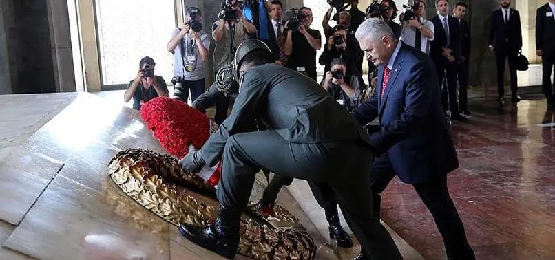 YAŞ üyeleri Anıtkabir'i ziyaret etti