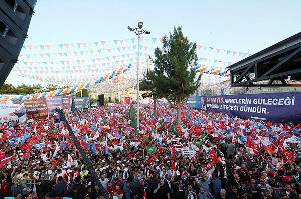 baskan-recep-tayyip-erdogandan-ak-parti-mardin-mitinginde-kritik-aciklamalar-hdpye-ulkemizi-boldurtmeyecegiz-1683738405411.jpg Başkan Recep Tayyip Erdoğan’dan AK Parti Mardin Mitingi’nde kritik açıklamalar: HDP'ye ülkemizi böldürtmeyeceğiz! - 3