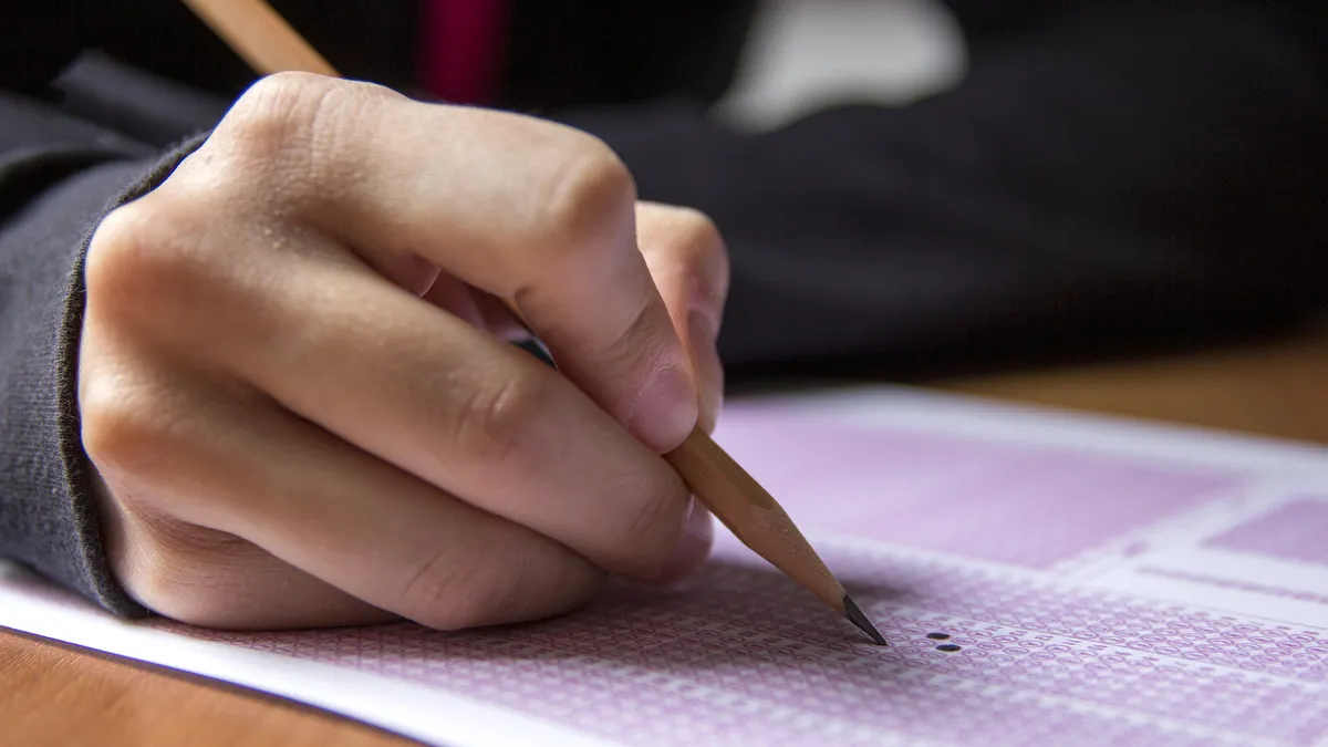 e-YDS 2026/4 başvuruları başladı! ÖSYM uyardı: Kontenjan sınırı var