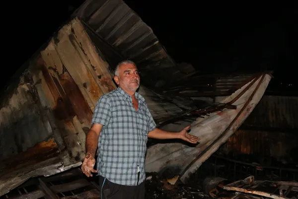 90-sabiden-ne-istedin-baraka-kundaklandi-kil-payi-kurtuldu-1665036818200.jpg ‘90 sabiden ne istedin!’ Baraka kundaklandı, kıl payı kurtuldu! - 4