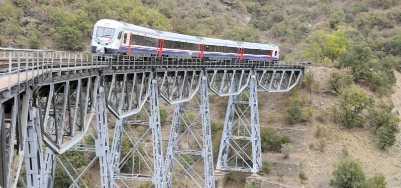 Anadolu DMU Milli Tren Seti Uşak'ta test sürüşüne başladı