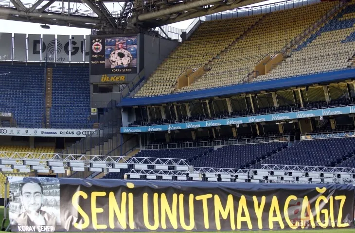 Galatasaray - Fenerbahçe derbisinde tribünde rahatsızlanarak hayatını kaybeden Koray Şener son yolculuğuna uğurlandı 11
