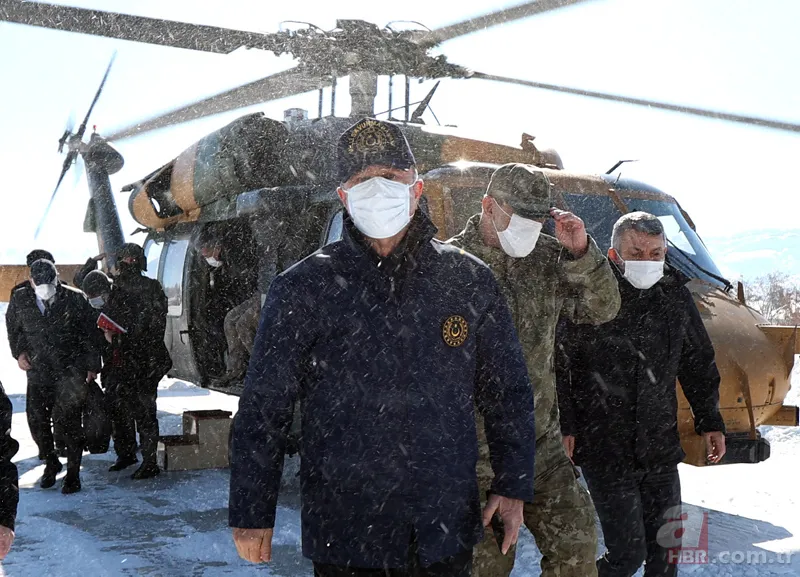 Milli Savunma Bakanı Hulusi Akar Irak sınırında! Sıfır noktasında kritik toplantı 3