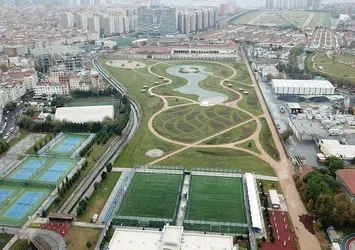 İstanbul millet bahçelerinde ilk gün havadan görüntülendi