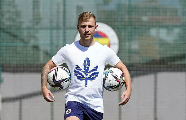 Fenerbahçe’nin yeni transferi Max Meyer’den Galatasaray derbisi yorumu