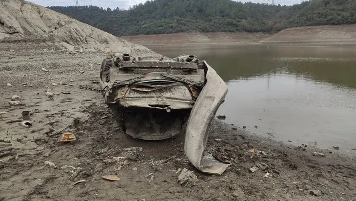 Alibeyköy Barajı’nda su seviyesi kritik noktada! Batık araç gün yüzüne çıktı