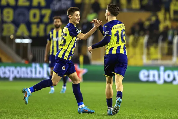 fenerbahceli-ferdi-kadioglu-sezon-sonu-gidecek-mi-mac-sonu-acikladi-1645135288174.jpg Fenerbahçeli Ferdi Kadıoğlu sezon sonu gidecek mi? Maç sonu açıkladı - 2