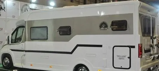 Şafak Sezer kesenin ağzını açtı! Milyonluk karavanda yok yok