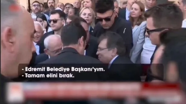 1694284375791.jpg Diktatör Kemal! Elini sıkmak isteyen CHP Belediye Başkanı Arslan Kılıçdaroğlu'nun korumaları tarafından tartaklandı - 3