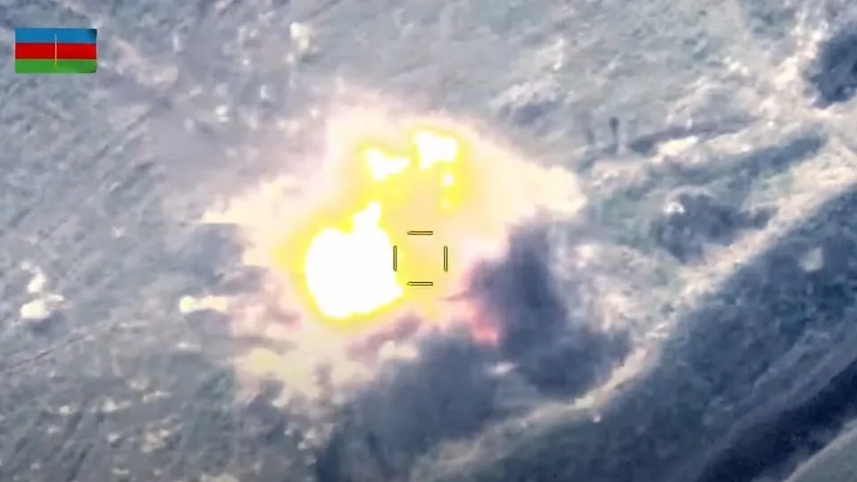 Azerbaycan işgalci Ermenistan’ın tanklarını havaya uçurdu