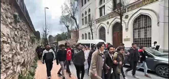İstanbul Üniversitesi’nde izinsiz yürüyüş! Polisten müdahale