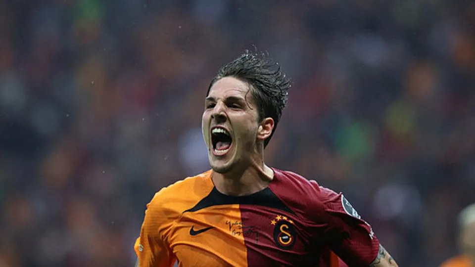 Nicolo Zaniolo kesenin ağzını açıldı