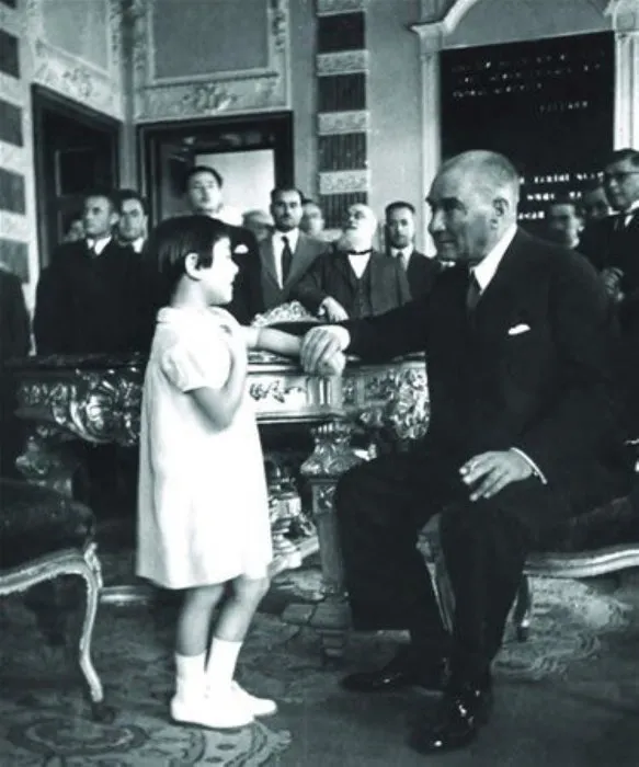 23 Nisan Ulusal Egemenlik ve Çocuk Bayramı! İşte Gazi Mustafa Kemal Atatürk’ün çocuk sevgisi