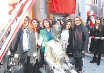 CHP'li Başkan Handan Toprak Benli'den heykel skandalı!
