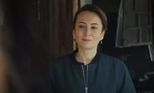 Yalı Çapkını Esme Sezin Bozacı diziden ayrılıyor mu? Yalı Çapkını ne zaman başlıyor, yeni sezonda neler olacak?