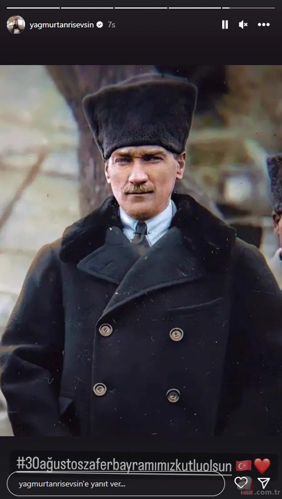 Sanat dünyasının 30 Ağustos Zafer Bayramı coşkusu! Paylaşımlar peş peşe geldi! “Hep var olsun Türkiye’m” 16