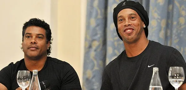 Ronaldinho ve kardeşi Asis gözaltında! - 1