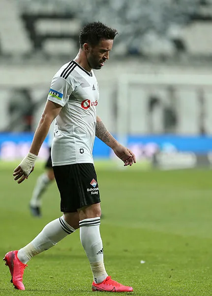 Beşiktaş’ta Burak Yılmaz şoku! Maça devam edemedi