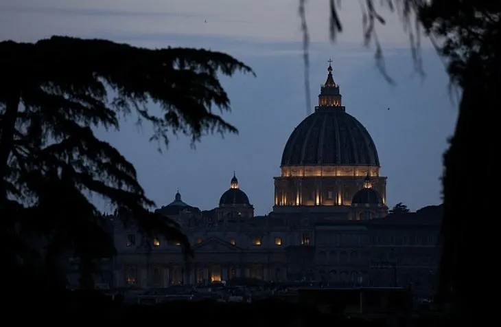 Papa gitti, koltuk savaşı kızıştı! Papalık yarışında ayak oyunları: Lobicilik hız kazandı