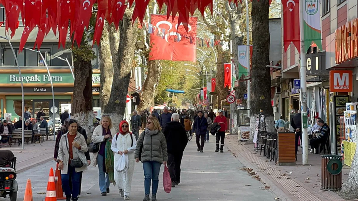 Papa 14'üncü Leo'nun geleceği İznik'e ziyaretçi akını