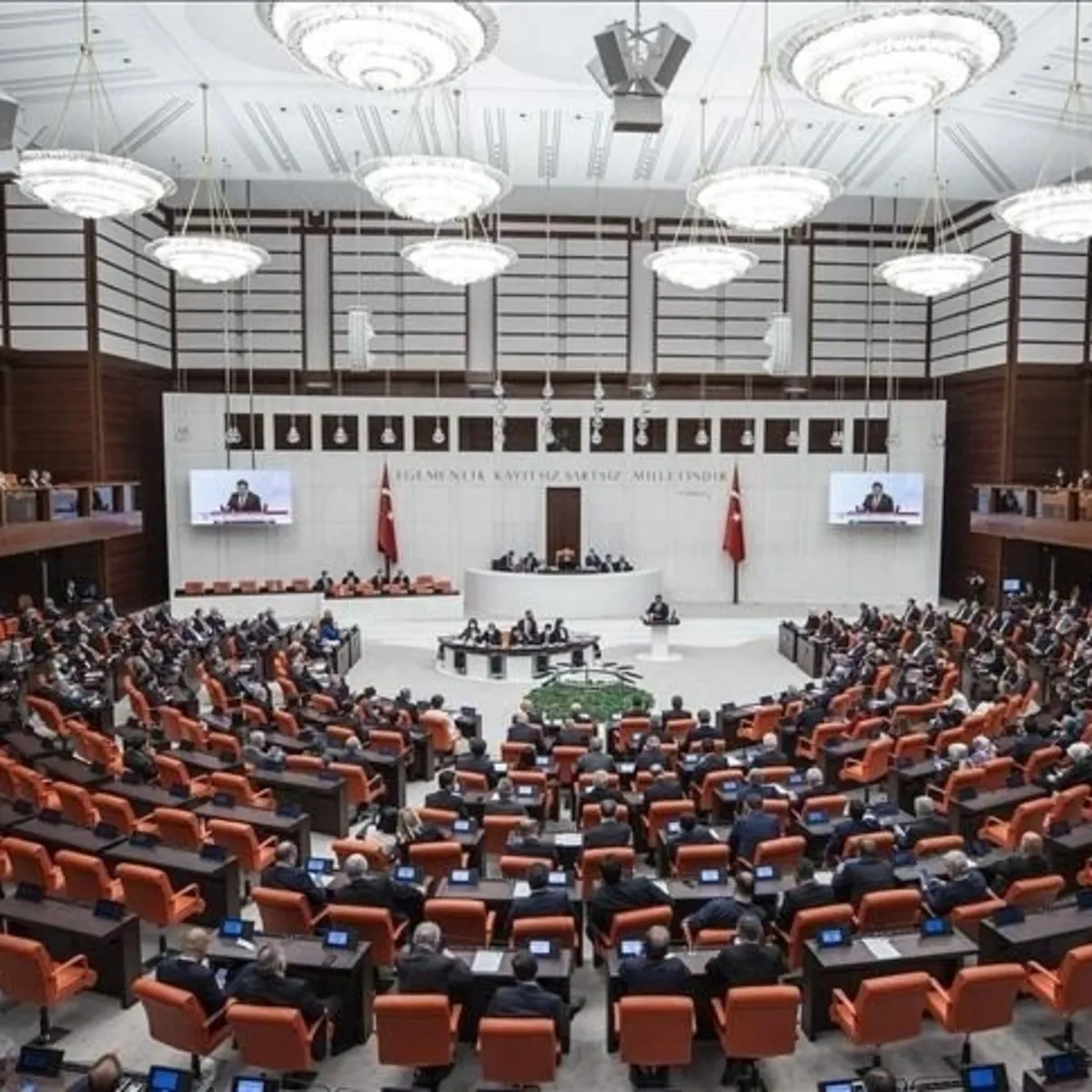 Emniyet Teşkilat Kanunu'na ilişkin düzenlemeleri içeren tasarı TBMM'den geçerek yasalaştı