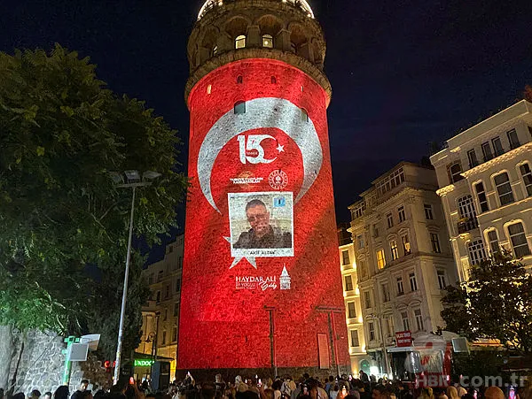 15 Temmuz kahramanları yad ediliyor! Haydarpaşa Gar Binası ve Galata Kulesi'nde mapping gösterileri... 15