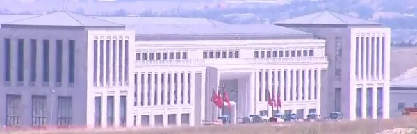 Son dakika: Başkan Erdoğan MİT’in yeni binasında incelemelerde bulundu