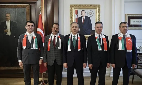 İçişleri Bakanı Yerlikaya Filistin’in Ankara Büyükelçisi Mustafa ile görüştü! Türkiye Filistinli kardeşlerinin yanındadır