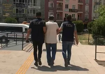 FETÖ firarisi yakayı ele verdi!
