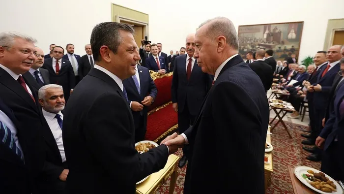 MHP lideri Devlet Bahçeli ile CHP lideri Özgür Özel arasındaki kritik görüşme