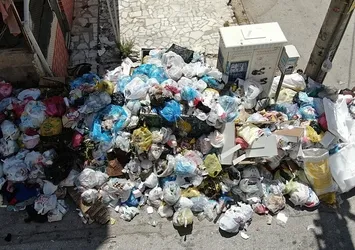 Buca'da sokaklar çöpten geçilmiyor! Vatandaş isyanda: Hastalık yayacak boyuta geldi