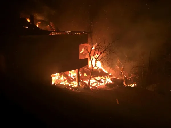 Son dakika: Artvin'de korkutan yangın! Artvin Ortaköy'de evler alev aldı - 3