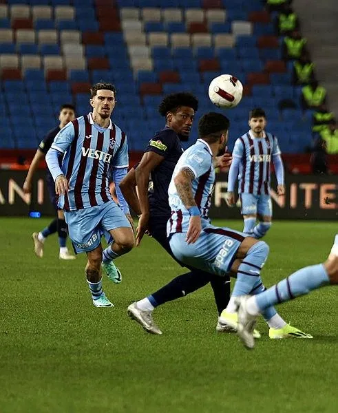 canli-trabzonspor-kasimpasa-canli-anlatim-trabzonspor-kasimpasa-maci-ilk-11leri-1706553883852.jpeg Trabzonspor evinde devrildi! Trabzonspor 2 -3 Kasımpaşa (MAÇ SONUCU) - 4