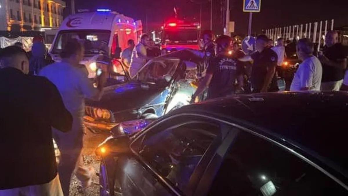 Sakarya'da iki otomobil çarpıştı: 5 yaralı