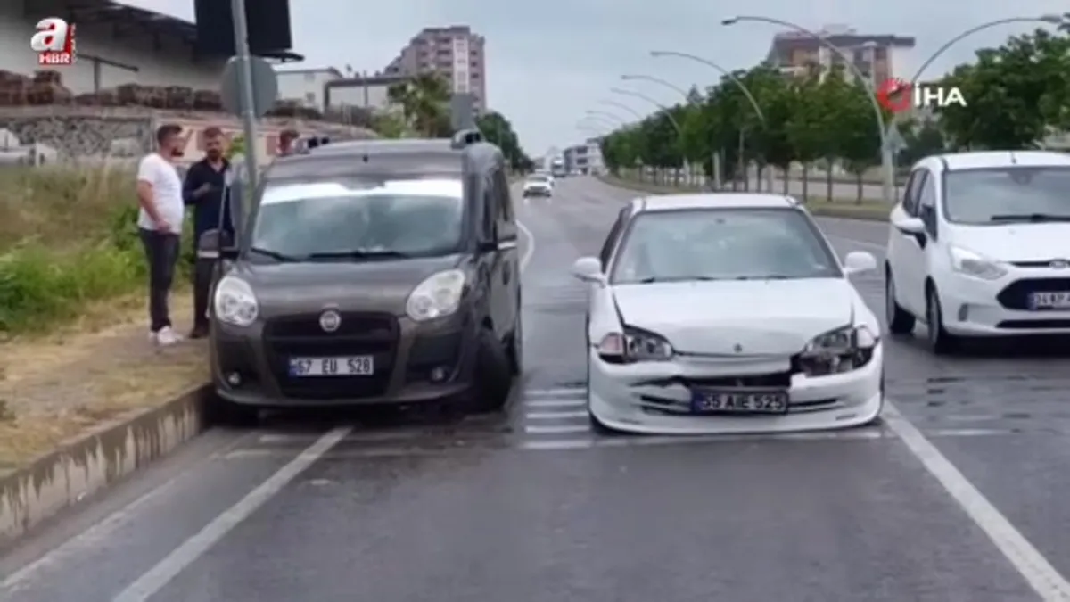 Samsun'da hafif ticari araç otomobil ile çarpıştı: 1 yaralı