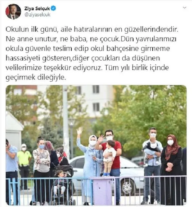 Bakan Selçuk çocuklarını okula getiren ve tedbirlere uyan velilere teşekkür etti