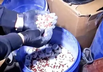 Zehir tacirlerine operasyon! 2,6 ton kimyasal madde ele geçirildi