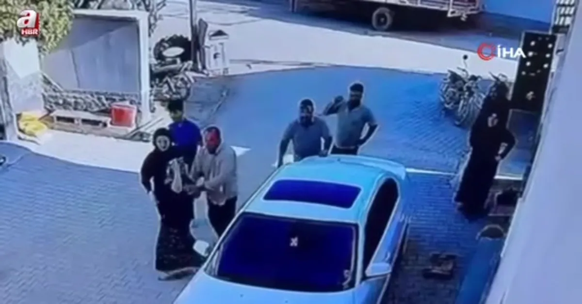 Kadınların saç baş sokak kavgası kamerada