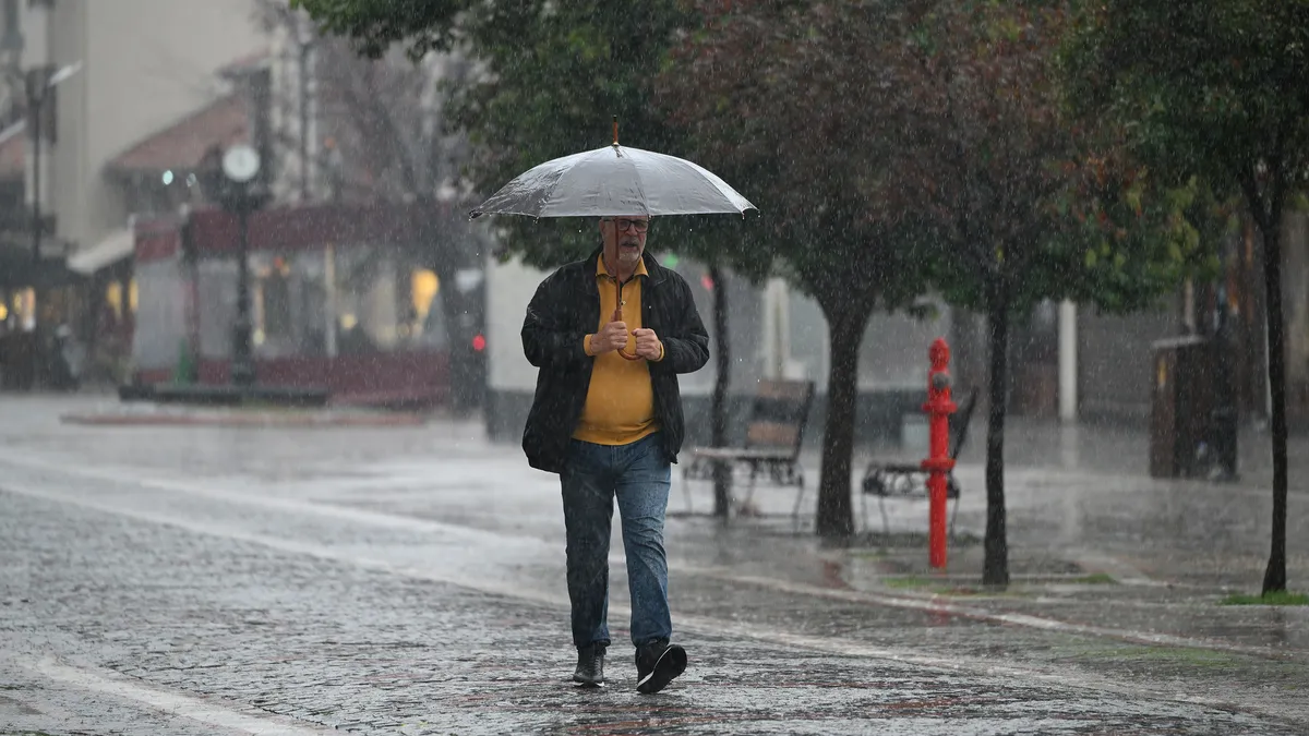 Meteoroloji’den alarm üstüne alarm! İstanbul dahil 11 ile sarı ve turuncu kodlu uyarı