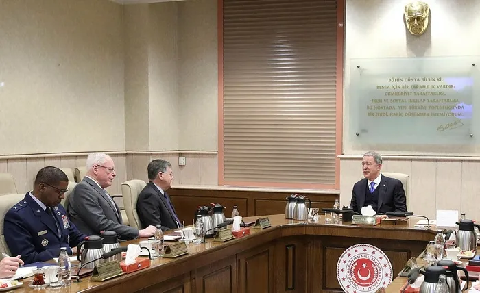 Bakan Akar, ABD Suriye Özel Temsilcisi James Jeffrey’i kabul etti