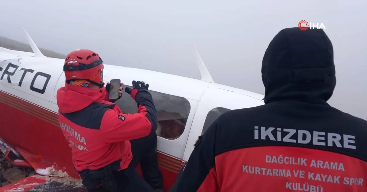 Rize-Bayburt sınırında düşen uçak bulundu! İşte ekiplerin uçağa ulaştığı an