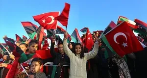 Türk bayrağına saldırıya Libya halkından cevap